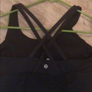 Lululemon tank! EUC size 8- black and grey
